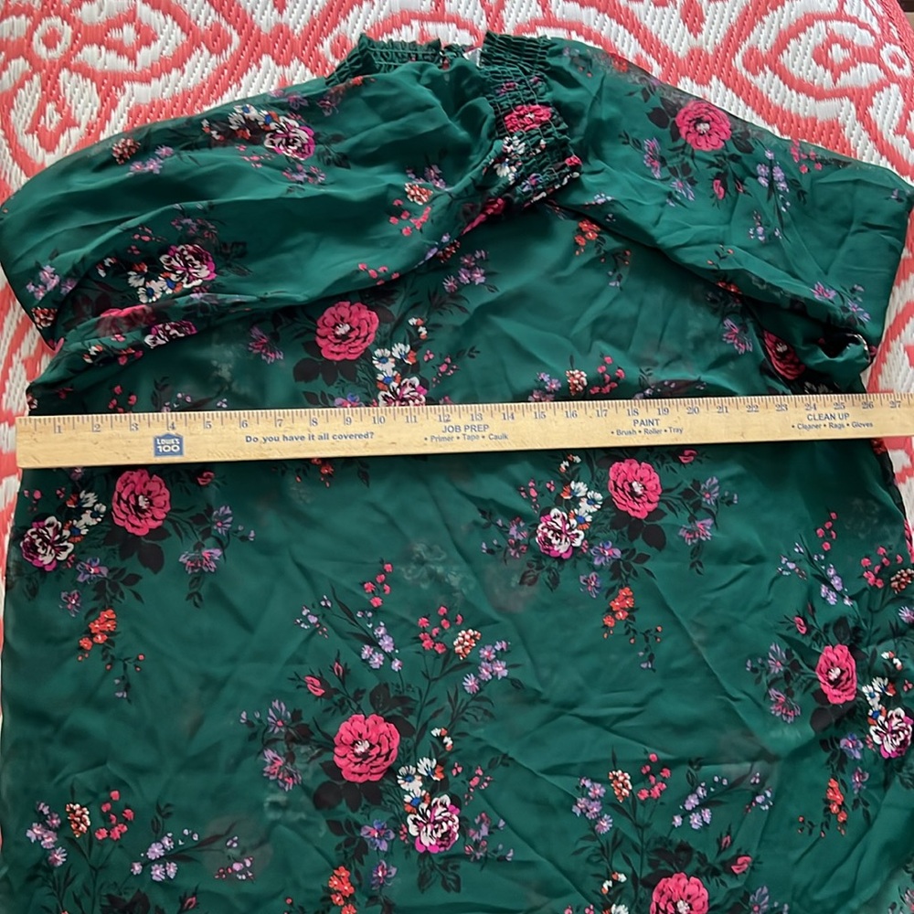 3X Chiffon Blouse Beautiful green floral pattern Sexy Office Date night Vacation